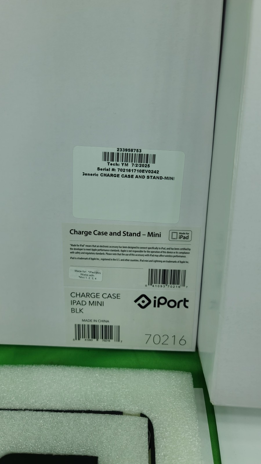 iPORT Charging Stand with Sleeve for Apple iPad Mini 1, 2, 3, 4 – Black