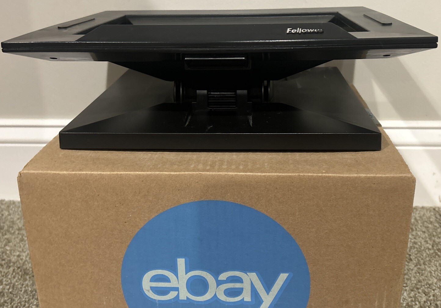 Fellowes – Designer Suites – Laptop Riser – Laptops Up to 17″ inches