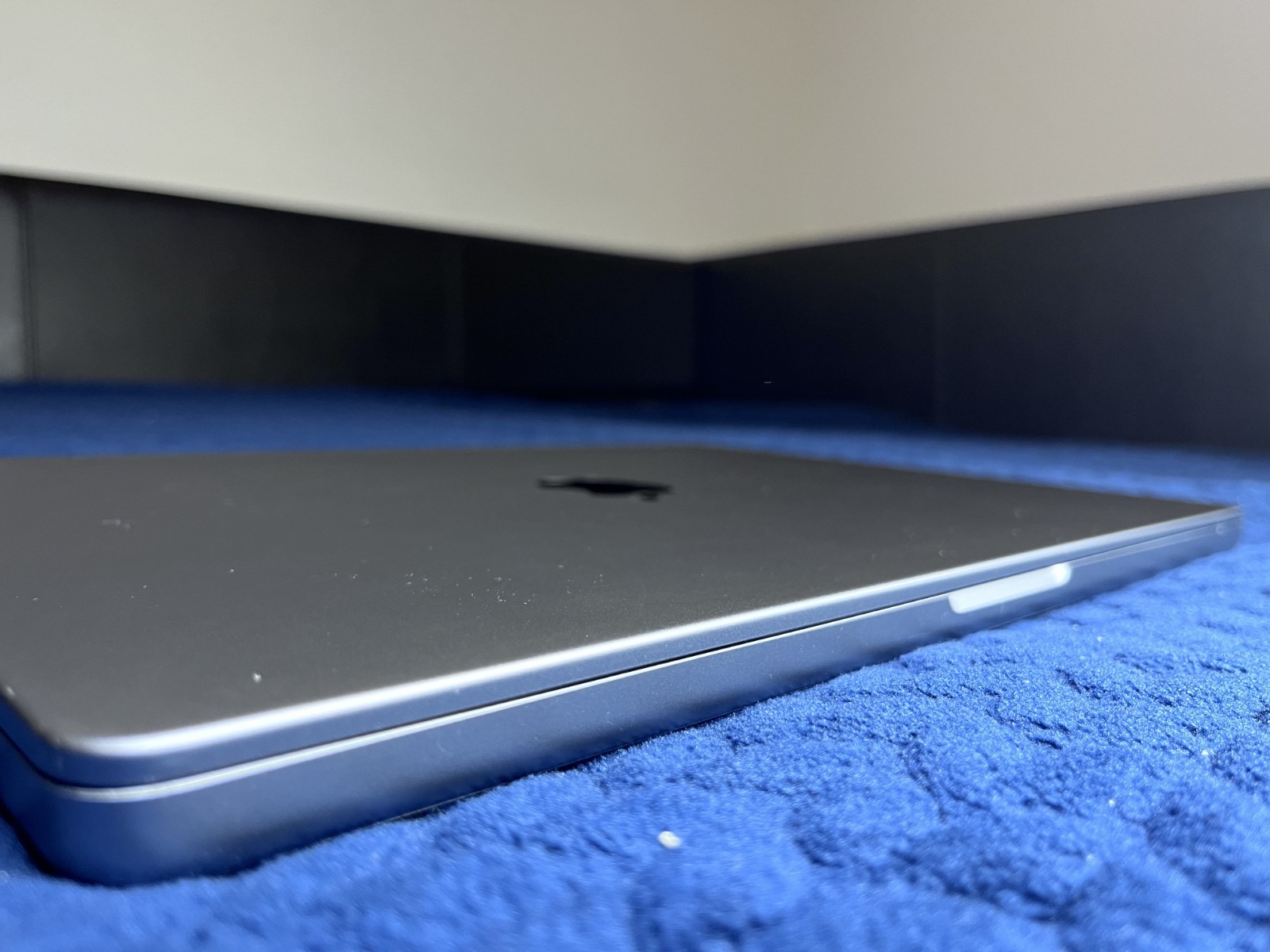 Apple MacBook Pro A2485 M1 Pro Chip – 16GB RAM – 1TB SSD – Tahoe OS – 2021