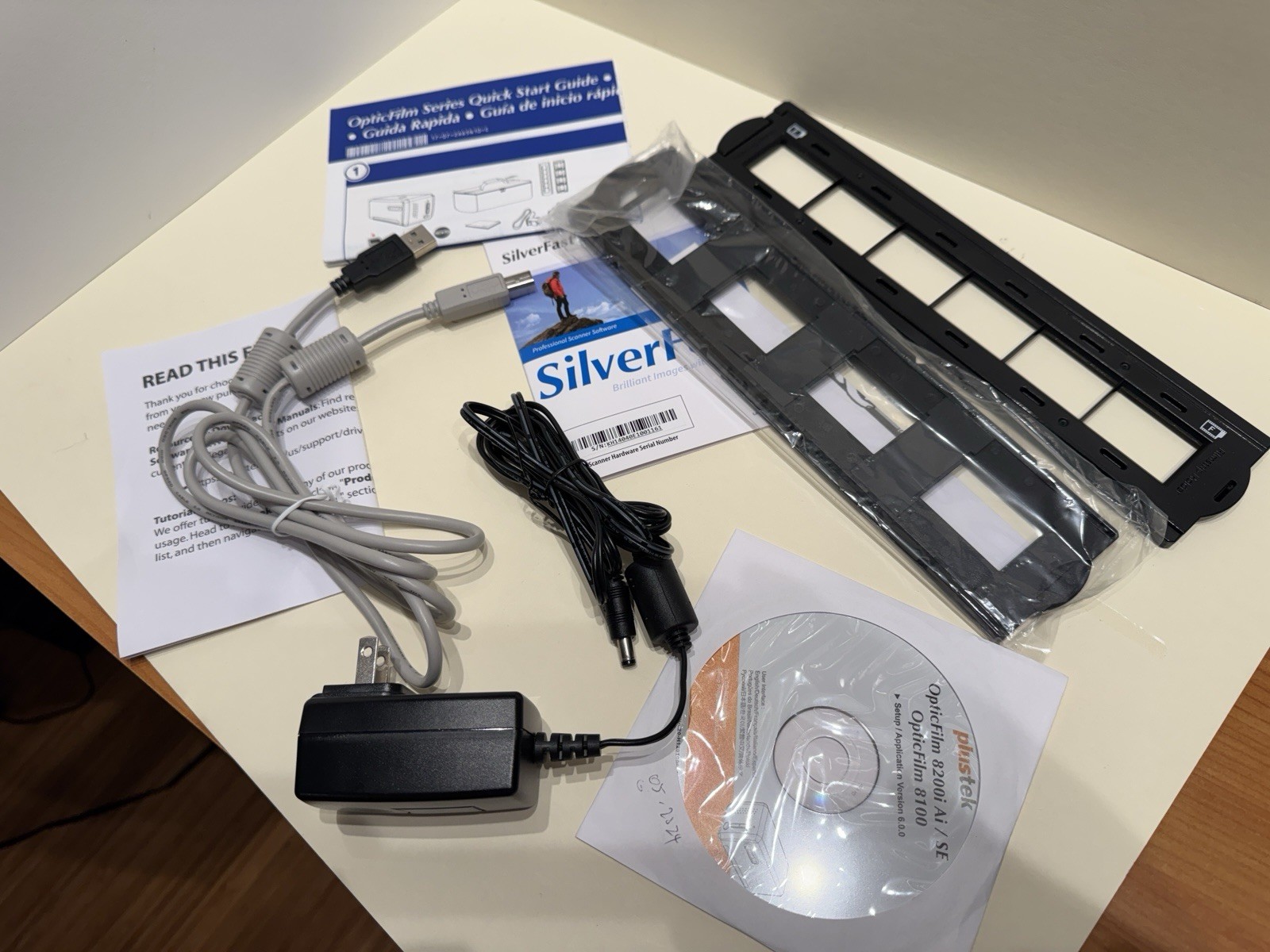 Plustek OpticFilm 8200i SE Scanner SilverFast SE Plus-35mm Film & Slide Scanner