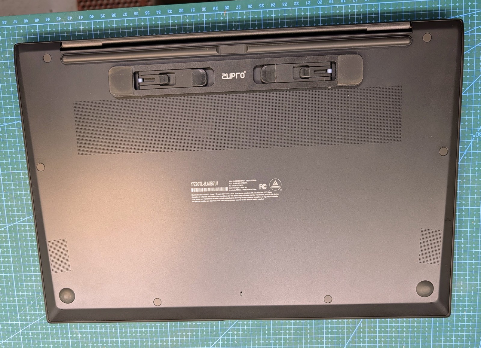 LG Gram 17″ Laptop Intel Core Ultra 7 258V 32GB 2TB SSD Win 11 Home 64-Bit