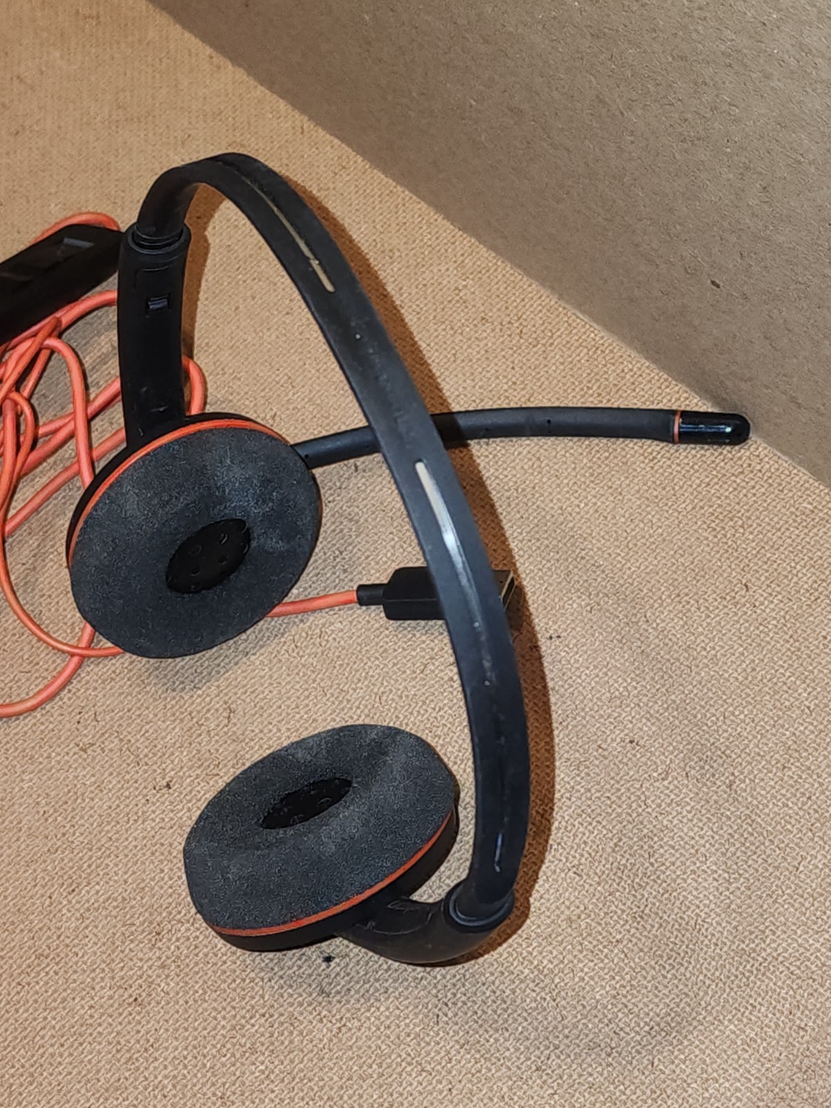 Plantronics Blackwire C3220 USB Headset Over-the-Ear Noise Canceling w/ Controls