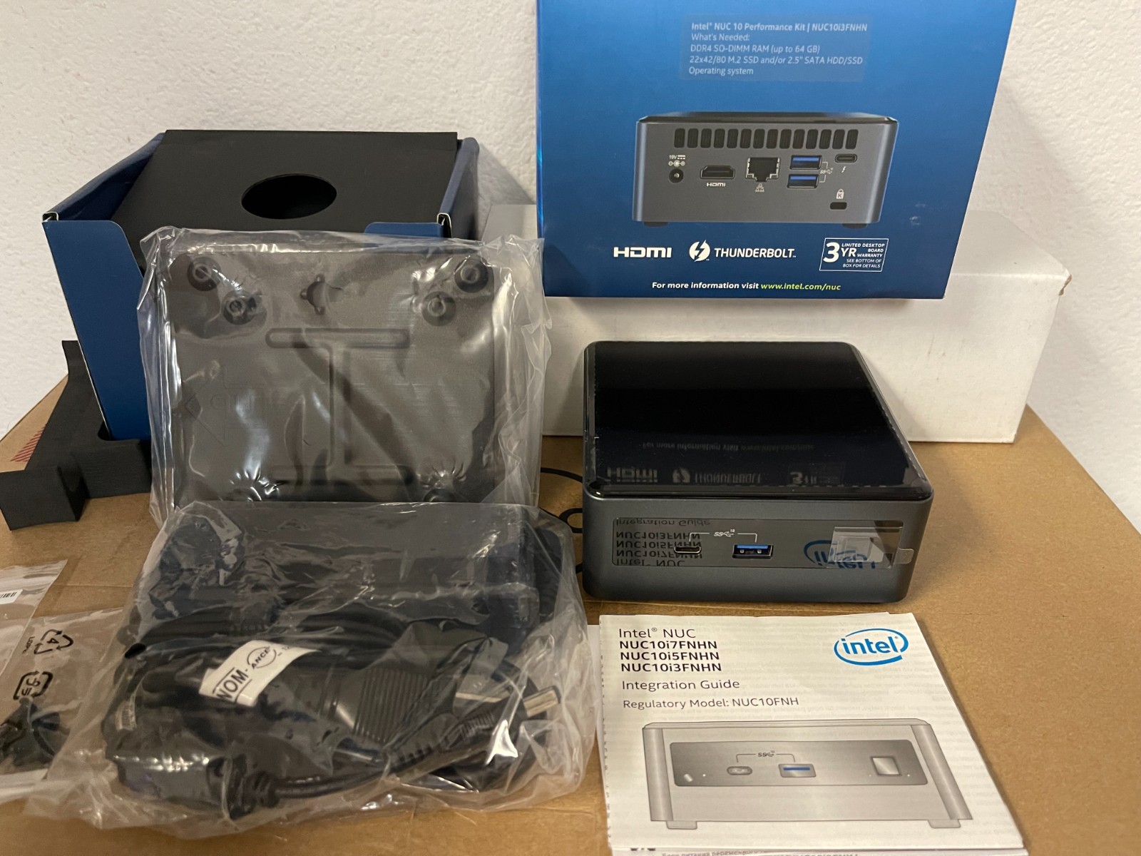 Intel NUC10i3FNH (Barebones, No RAM/SSD/OS) – barely used, tested, Retail Box