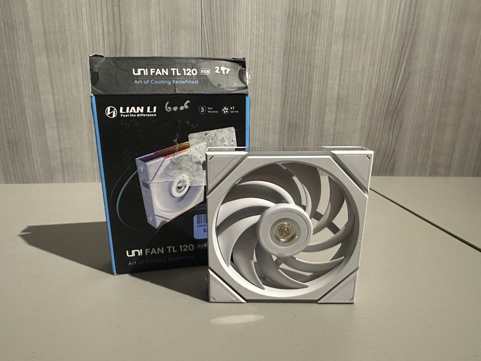 *FANS ONLY* Lian Li TL 120mm – White (1-Pack)