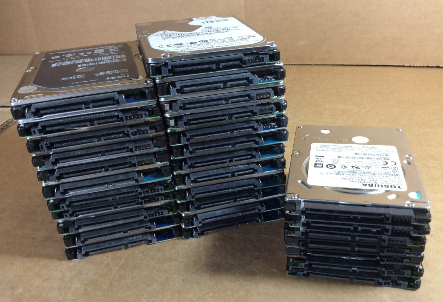 Lot of 30~ 1TB Laptop 2.5″ SATA HARD DRIVES [Mixed Brands] TESTED ~100% Healthy