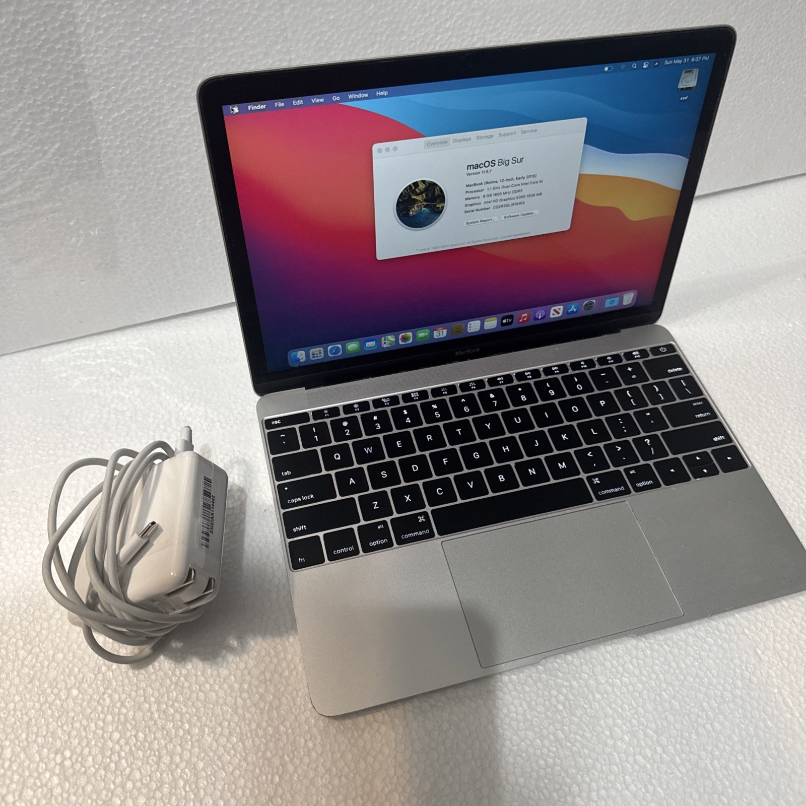 Apple MacBook (Retina and USB C) 12 in 2015/Intel Core M 1.10 GHz, 256 GB 8 GB