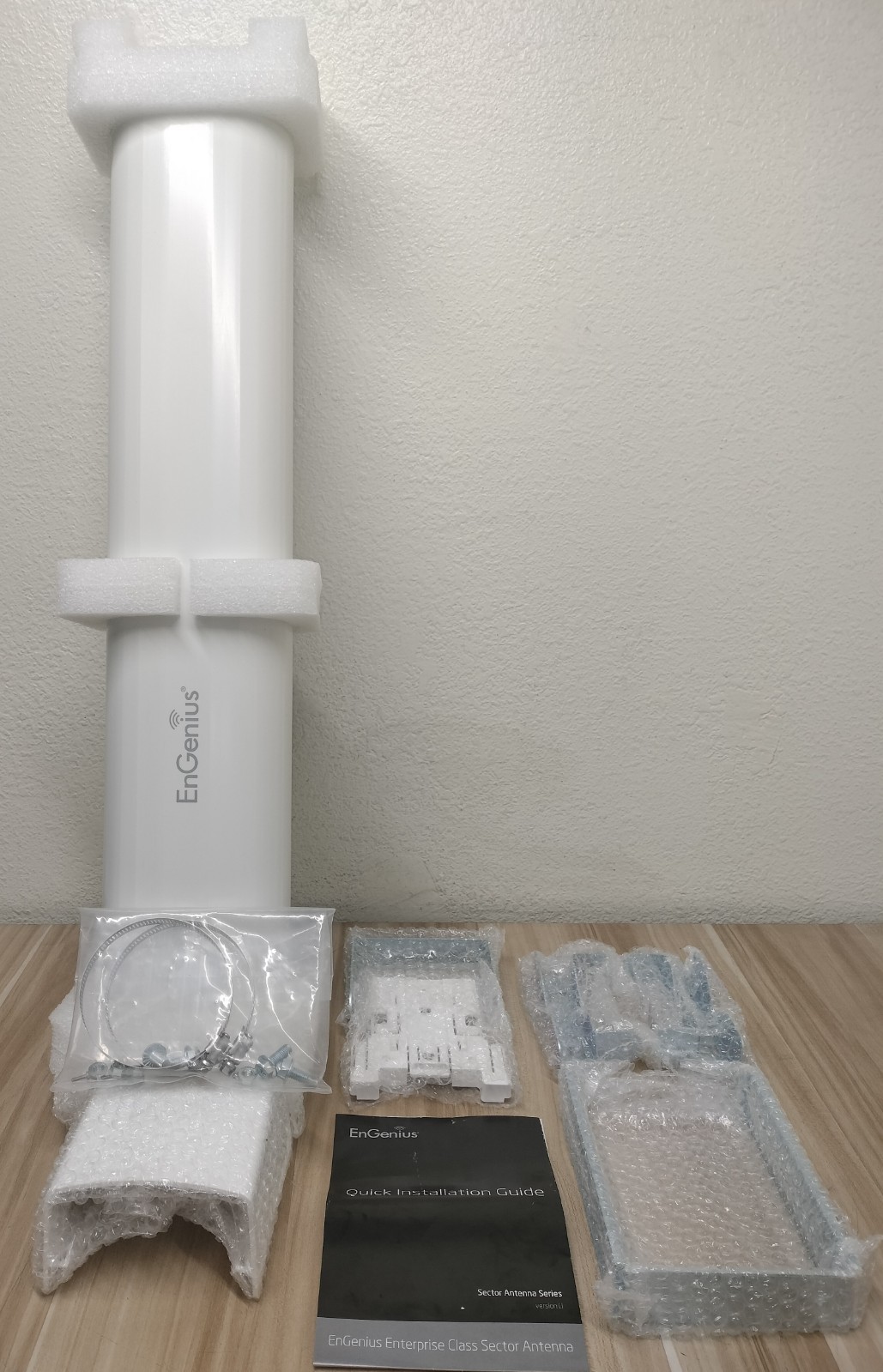 EnGenius SA2412 2.4GHz 4×4 MIMO Sector Antenna