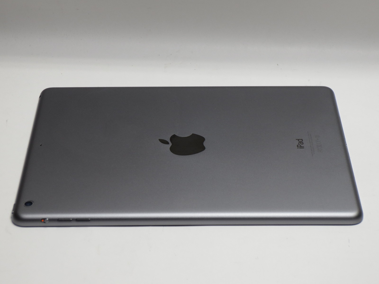 Apple iPad Air A1474 1st Gen 9.7-in. 128GB (Space Gray) Wi-Fi Only