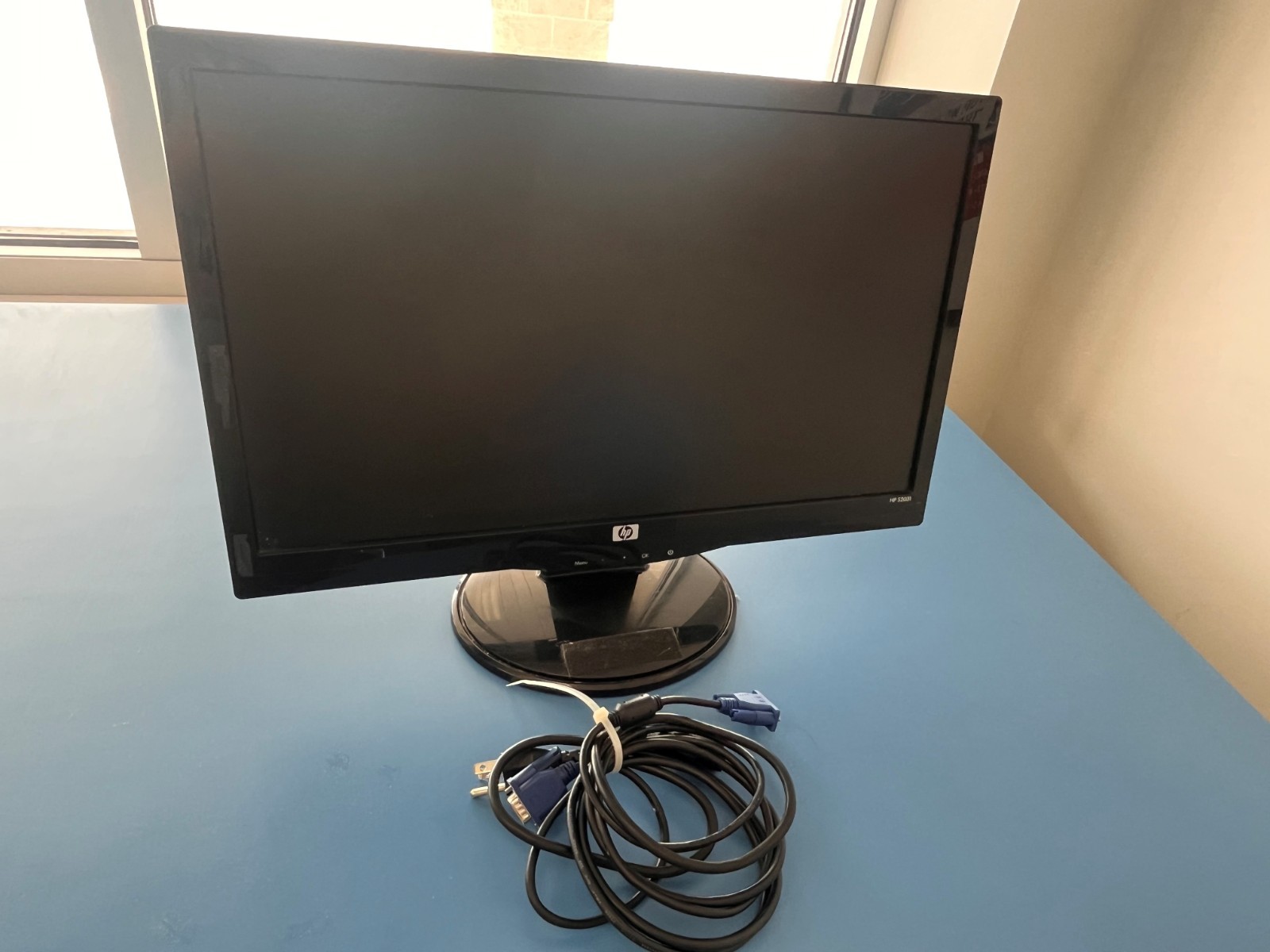 HP S2031 LCD Monitor 20″ Widescreen 1600×900 HD DVI & VGA Ports PC Screen