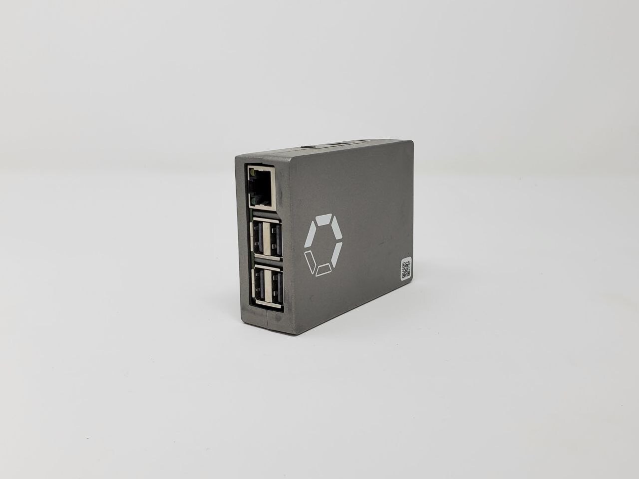 Raspberry Pi 3 Model B – With Canaan Protective Case.