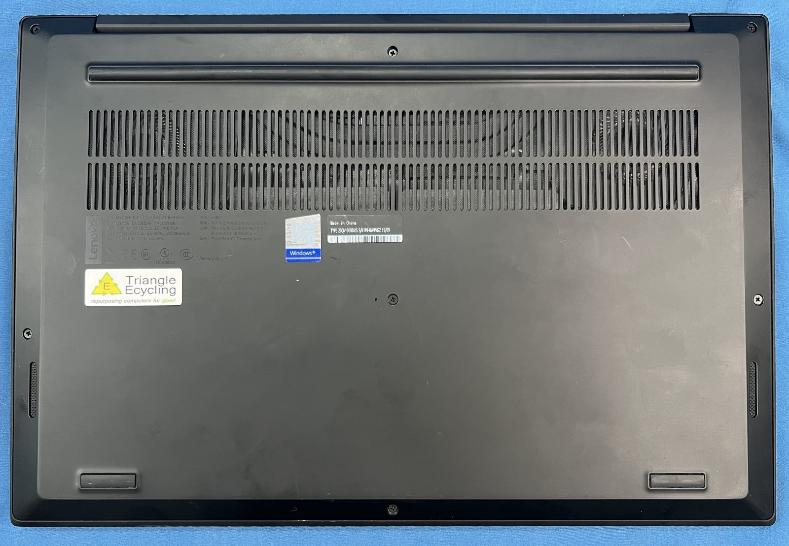 Lenovo X1 Extreme – i7-9750H, GTX 1650, 32GB RAM, 512GB NVMe – Win11