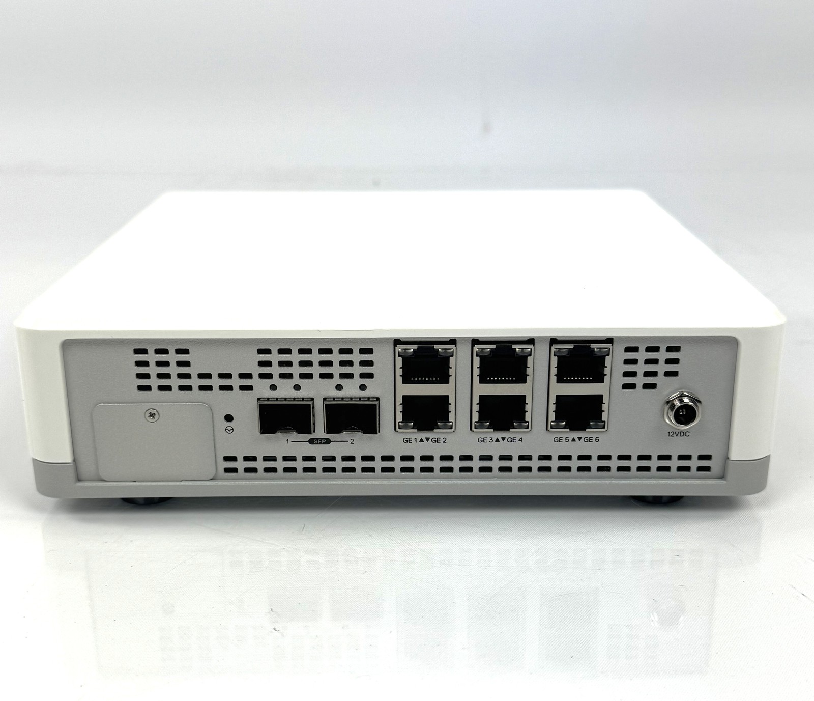 Dell EMC VMWare SD-WAN Edge 610 Network Accelerator Switch – E24W XNY90 E42W001