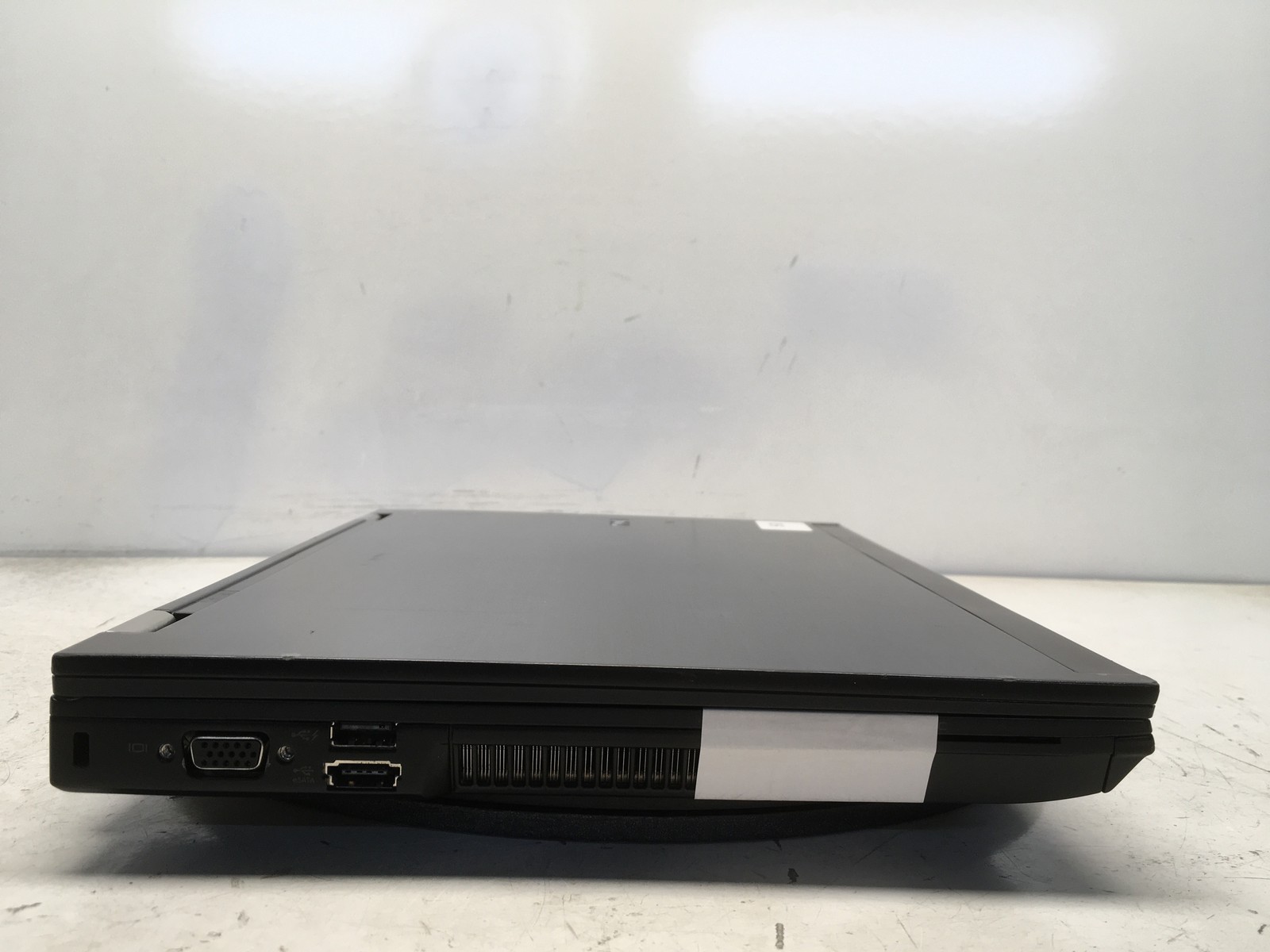 Dell Latitude E6400 Intel Core 2 Duo T9550 2.66GHz 4 GB NO HDD No Batt
