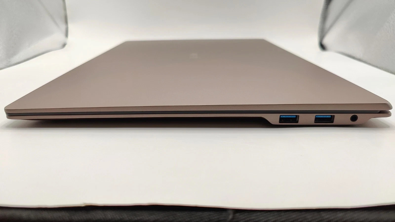 LG gram Max 17″ Touch Laptop Intel Core Ultra 7 355 32GB RAM 1TB Matte Bronze
