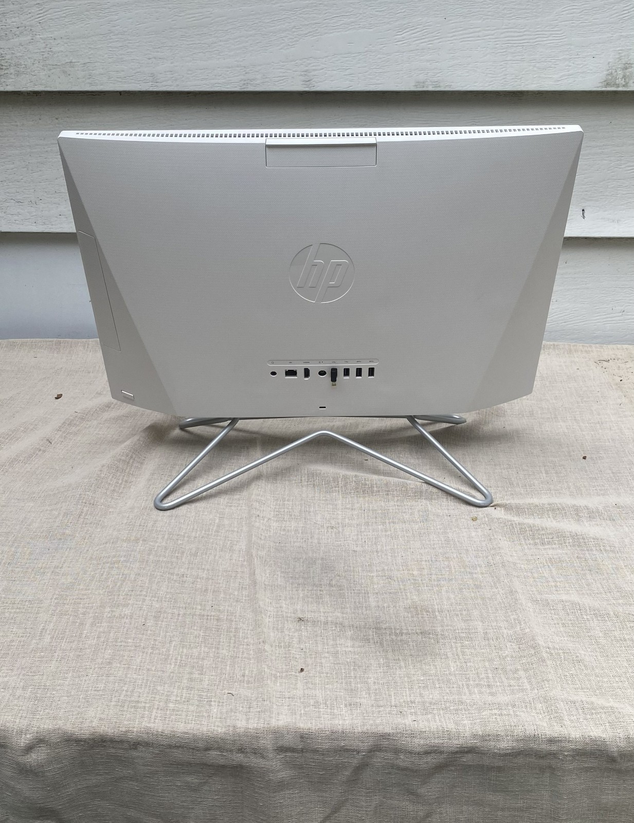 HP 22-DD0224 21.5″ All-in-One PC (Intel Celeron J4025, 4GB RAM, 128GB SSD)
