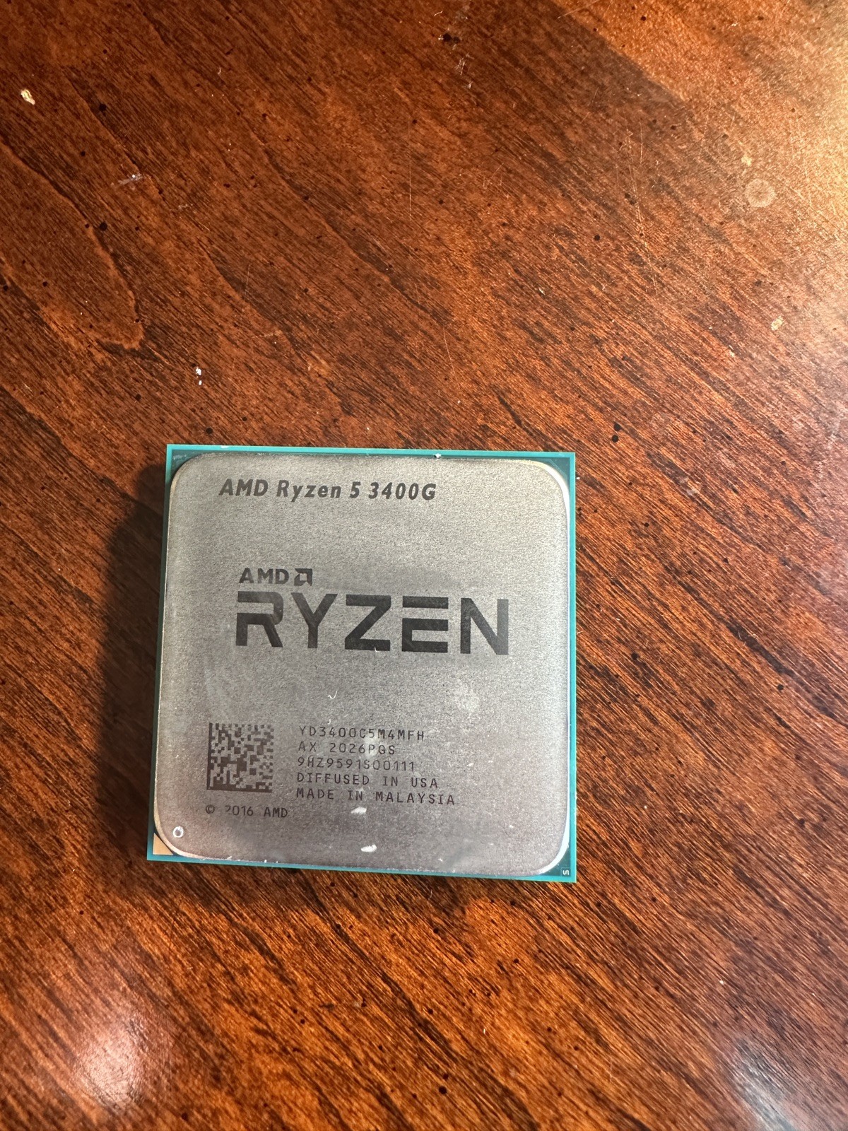 AMD Ryzen 5 3400G 4-Core 8-Thread CPU, 3.7GHz, 65W, Socket AM4