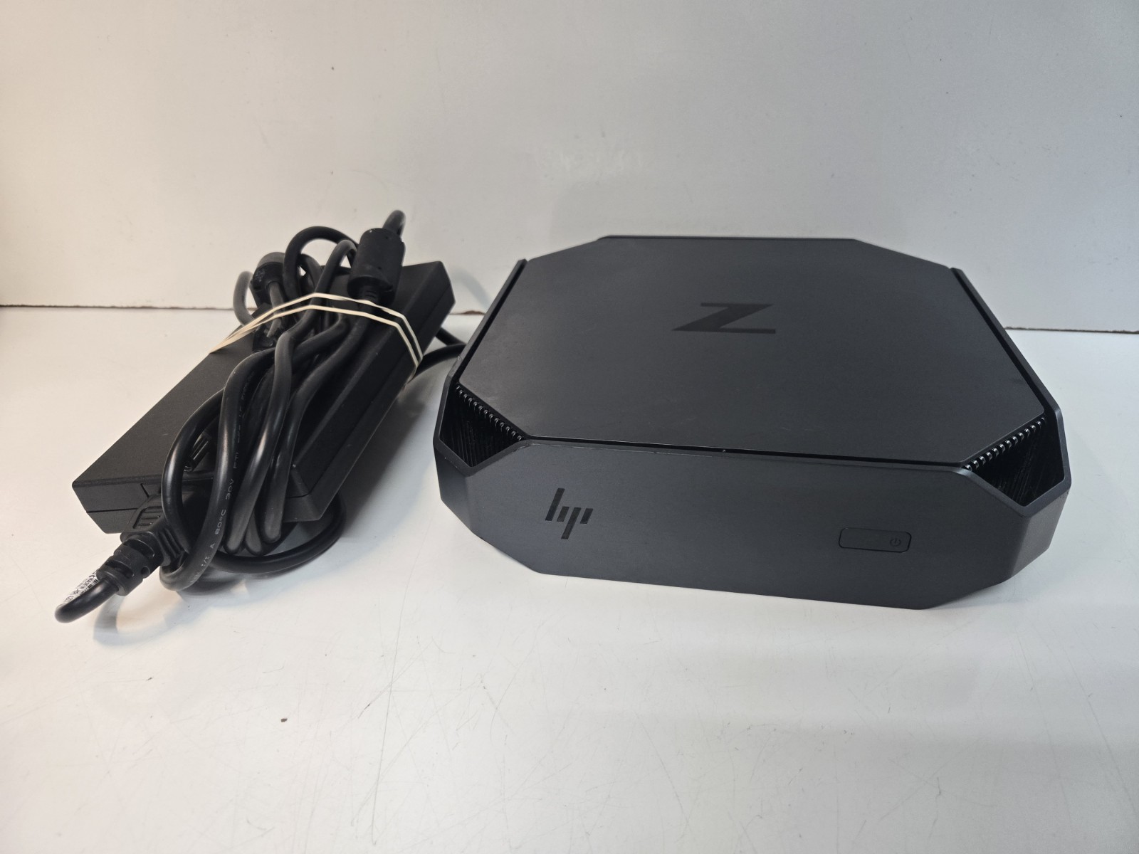 HP Z2 Mini G4 Workstation Xeon E-2244G 3.80 GHz 16 GB DDR4/256GB SSD