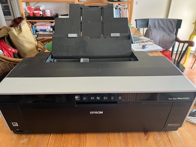 Epson Stylus Photo R2000 Wide-Format Color Printer