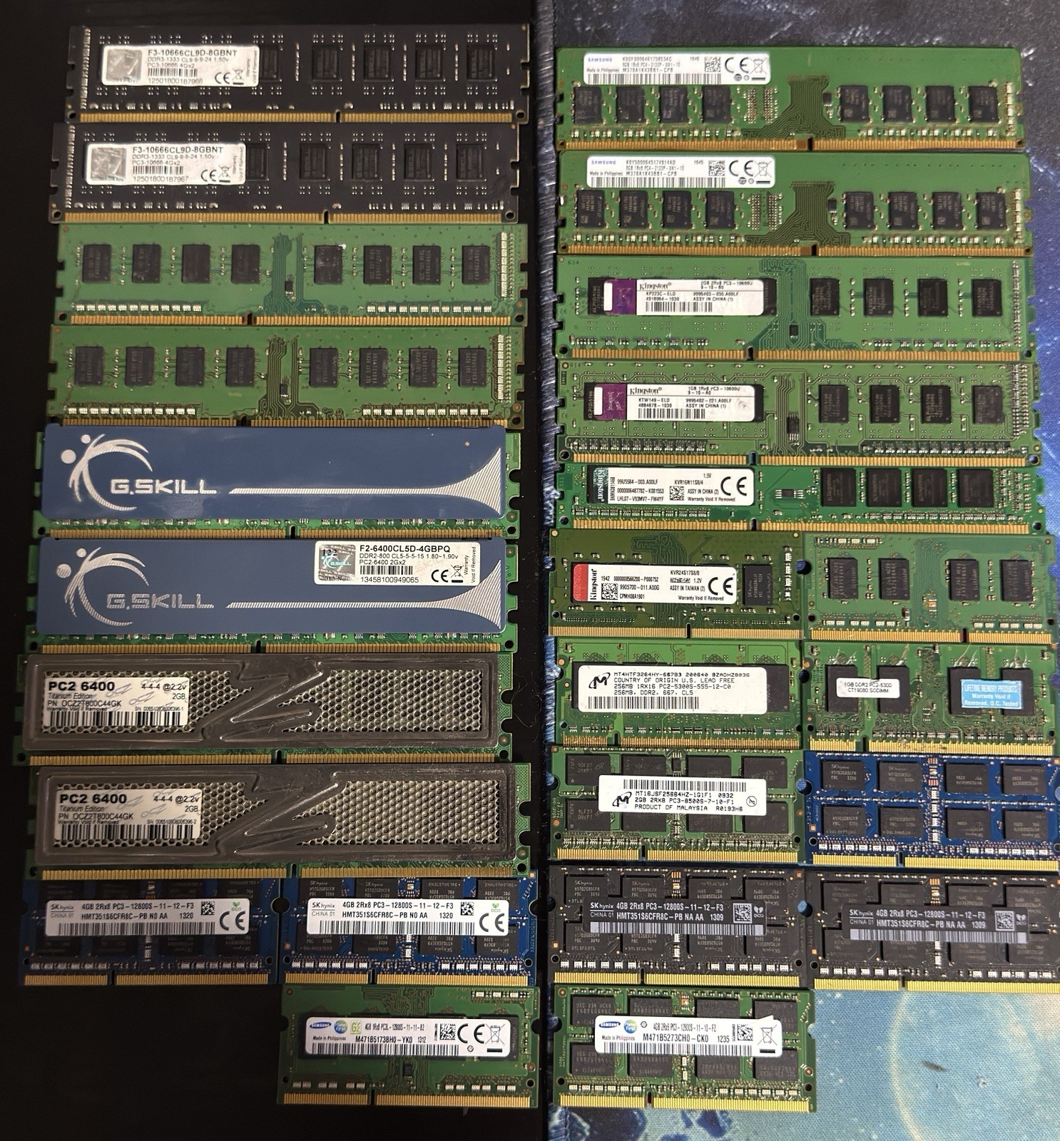 UNKNOWN LOT OF 24 Memory sticks Contains DDR4, DDR3 And DDR2 PC2 PC3 PC4
