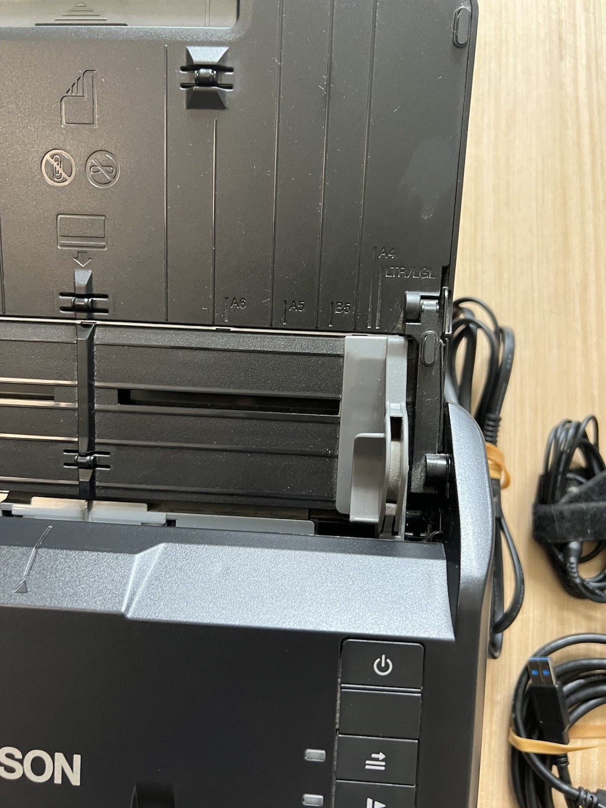 Epson WorkForce ES 400 J381A Duplex Color Document Scanner W/ Adapter & USBRead