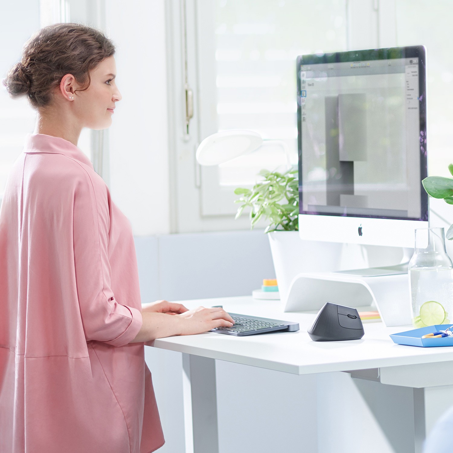 Logitech MX Vertical Wireless Mouse â Ergonomic Design
