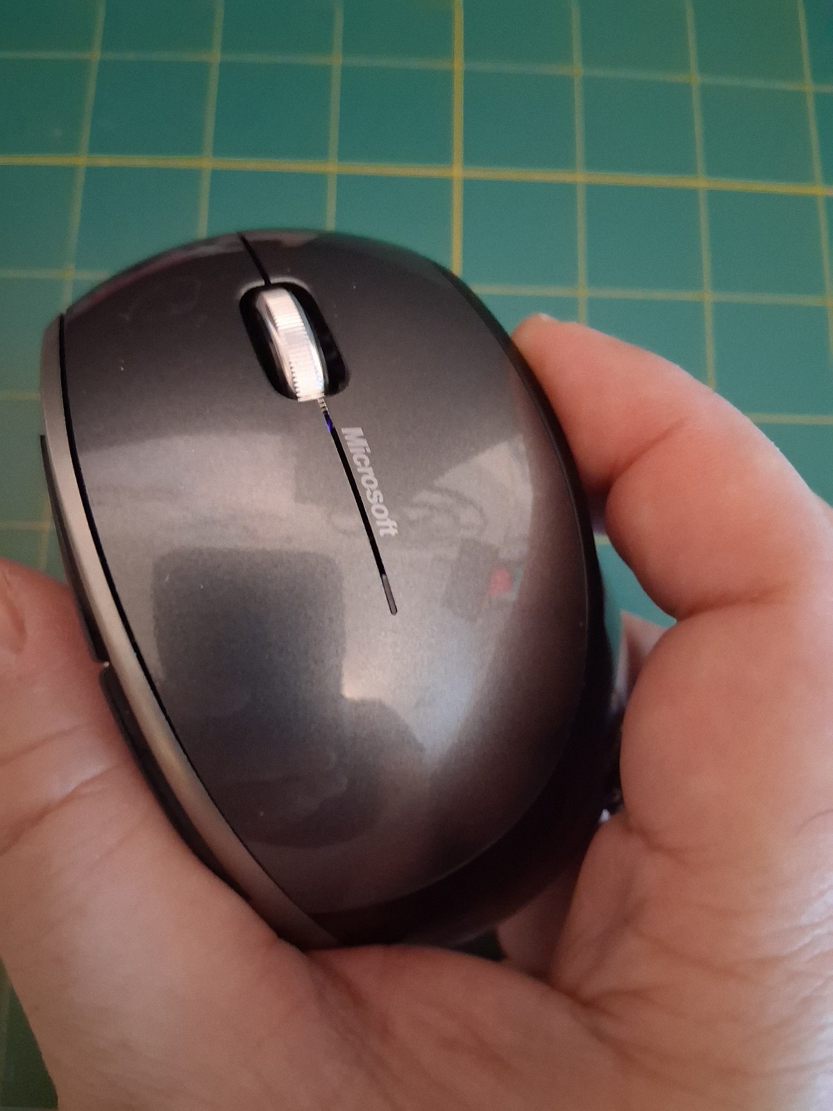 Microsoft Explorer Mini Mouse BlueTrack Technology 2.4GHz Wireless 1363 Vista XP