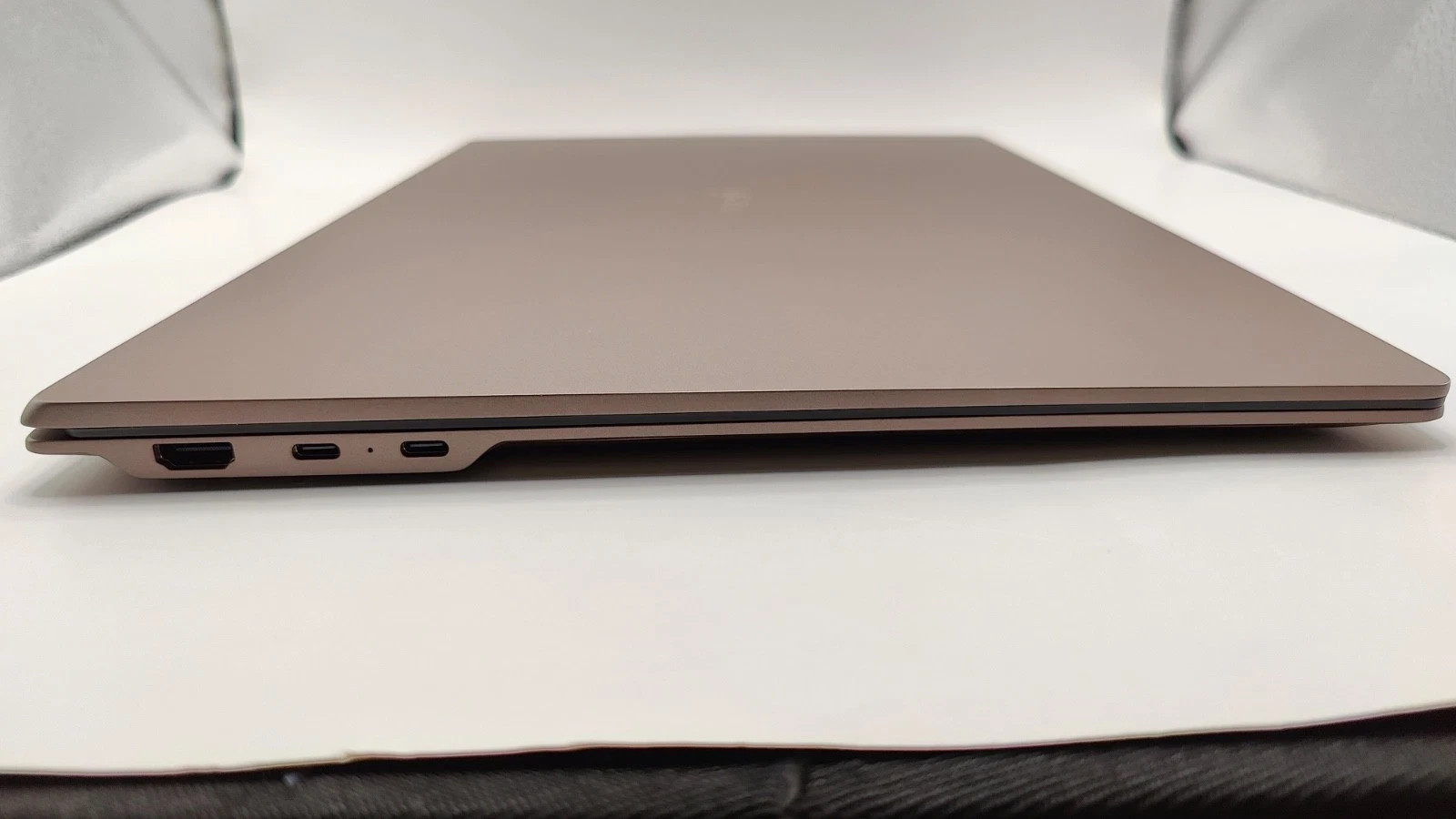 LG gram Max 17″ Touch Laptop Intel Core Ultra 7 355 32GB RAM 1TB Matte Bronze