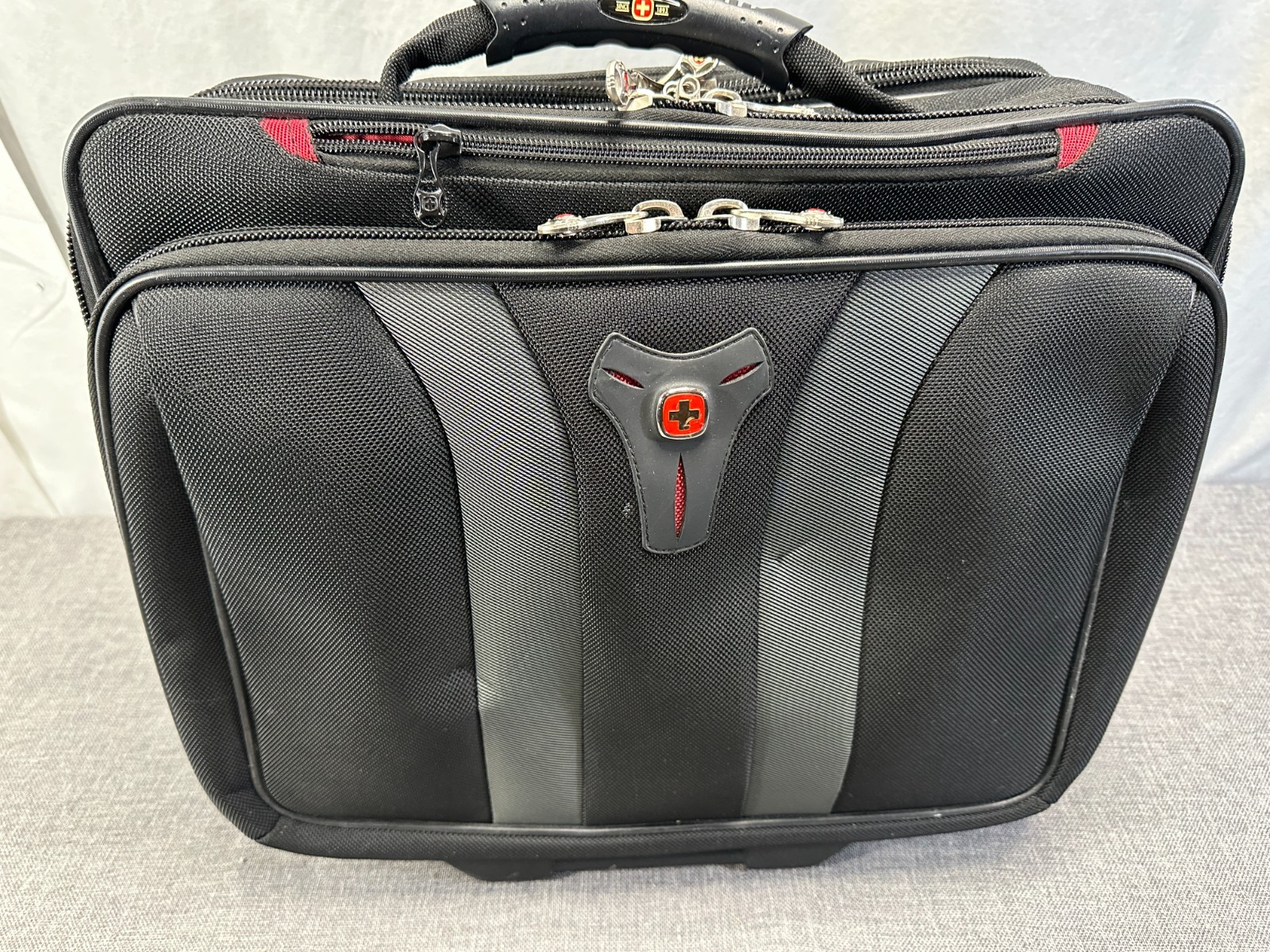 Wenger Swiss Gear Granada Pro Rolling Travel Laptop Case Carry on Briefcase