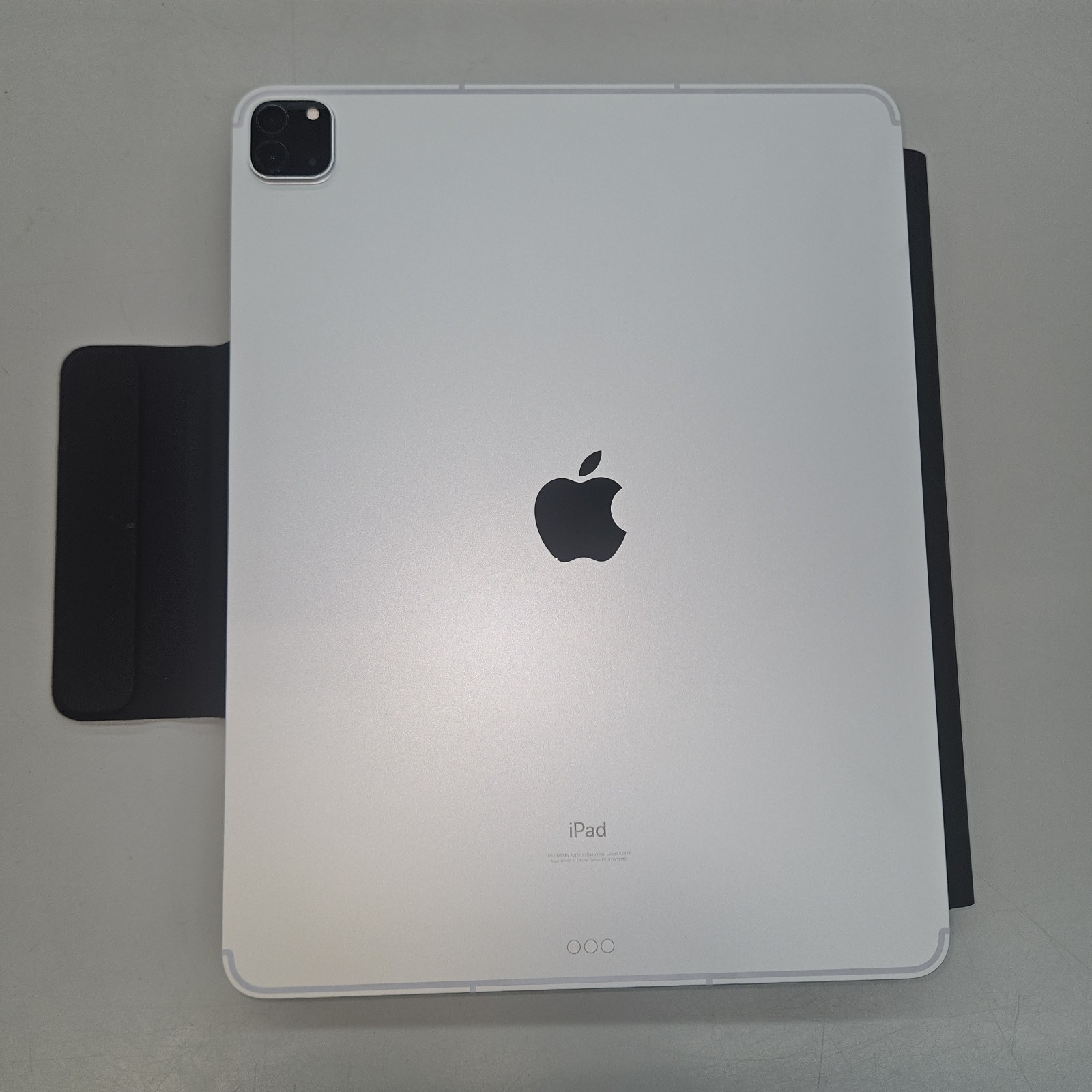 Apple iPad Pro 12.9 5th Gen 1TB Gray Cellular A2379 & Smart Keyboard 4889 uhg