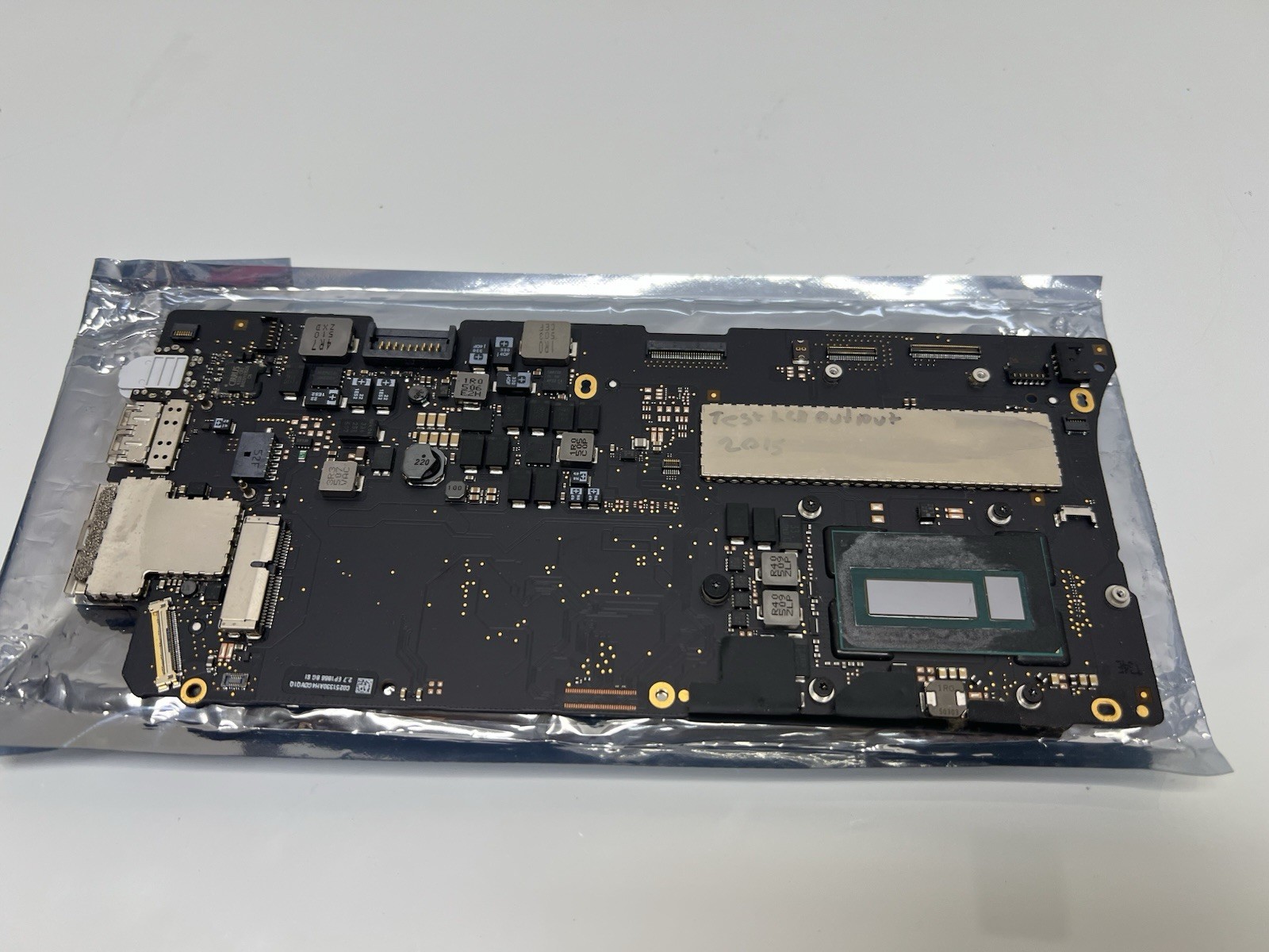 OEM MacBook Pro A1502 13 2015 i5 2.7Ghz 8GB Logic Board / Motherboard 820-4924-A