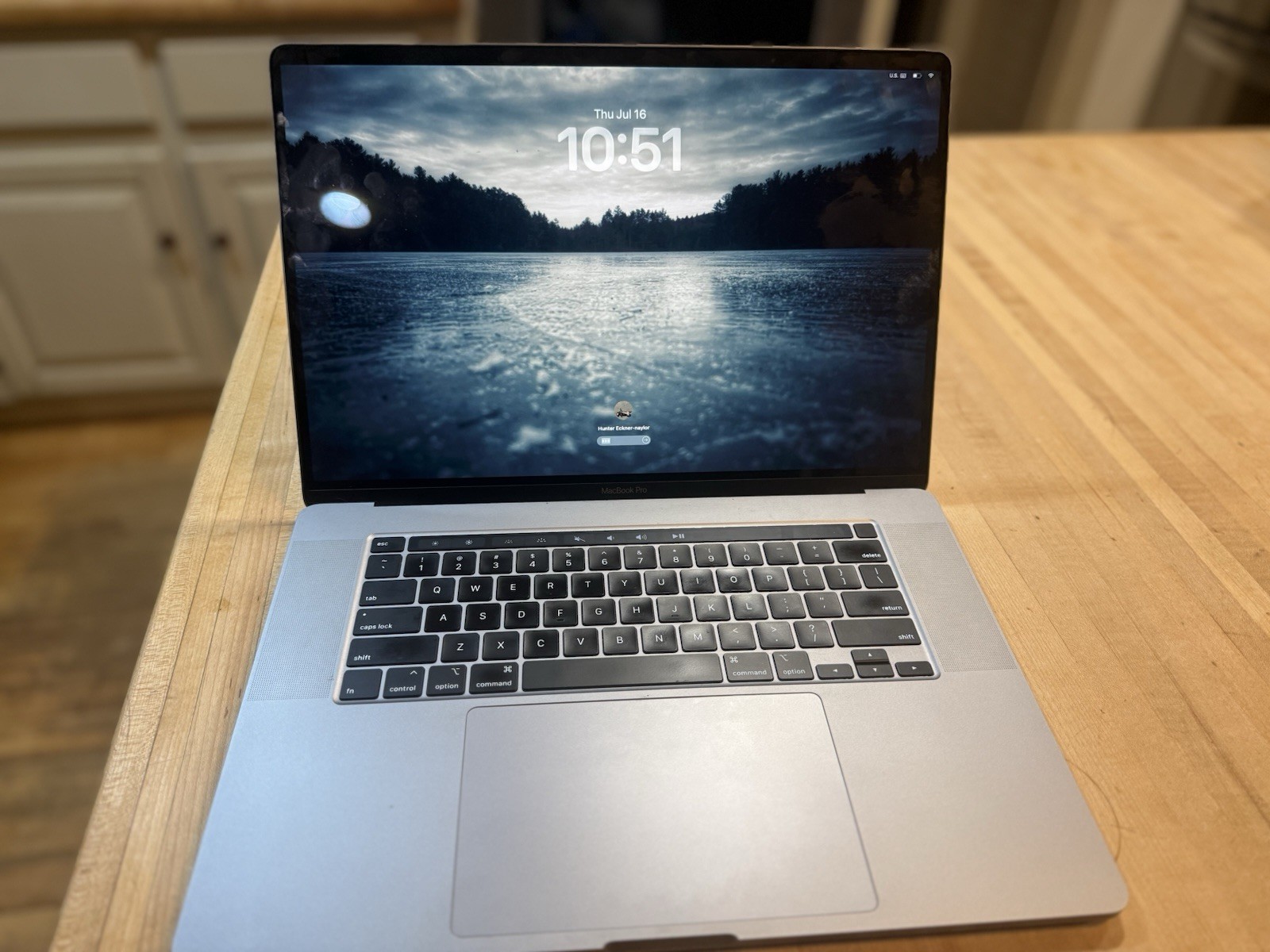 Apple MacBook Pro 16 in 2019 Space Gray/Intel Core I9 2.30 GHz, 1 TB 16 GB Intel