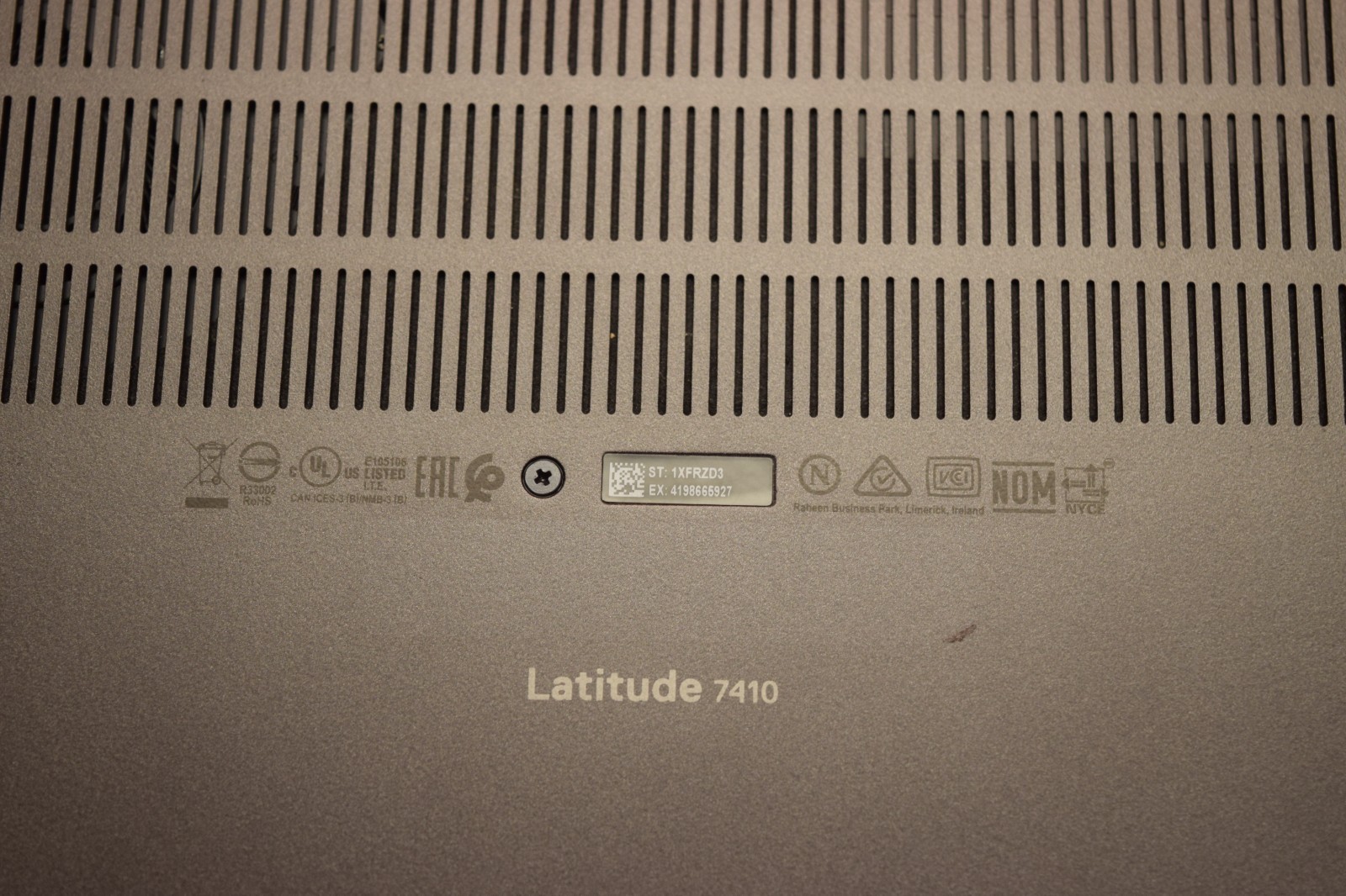 14″Dell Latitude 7410 i7-10610U 1.80GHz RAM 16GB NVMe 256GB/Charger inc