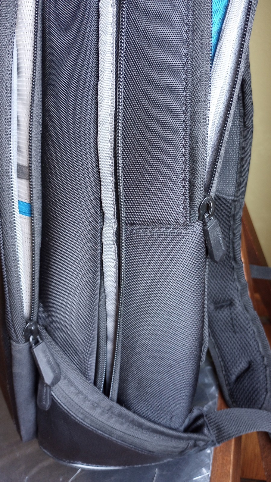Alienware AWV17BP2.0 Vindicator 17″ Laptop Backpack Padded, Black/Blue/Gray