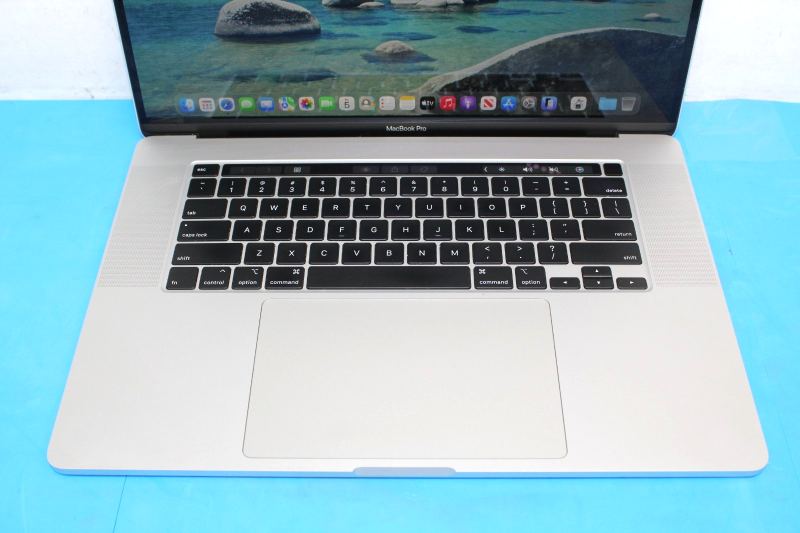 Apple MacBook Pro A2141 2019 16″ I9-9880H 16GB 1TB SSD THAO TOUCHBAR & ID T9-A12