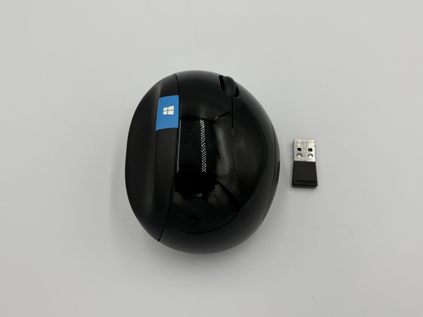 Microsoft Sculpt Ergonomic Mouse Model 1560 Black w/ USB Dongle – TESTED