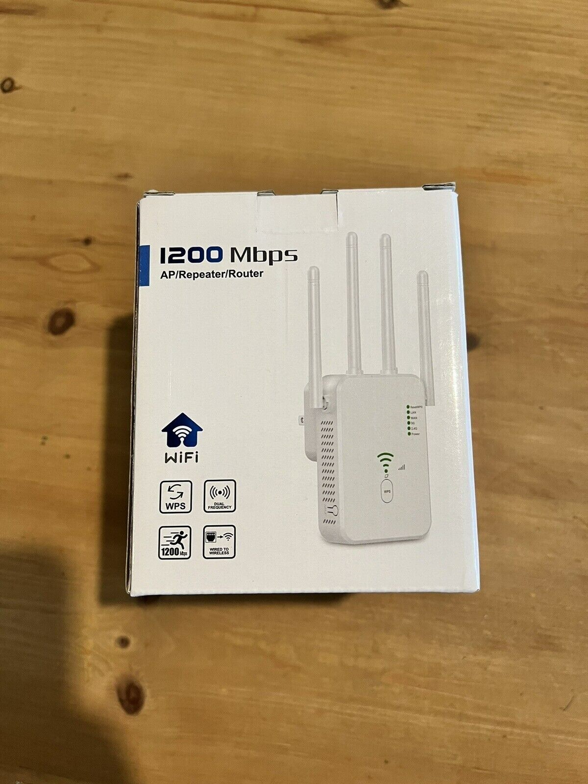 1200 Mbps WiFi Range Extender and Repeater