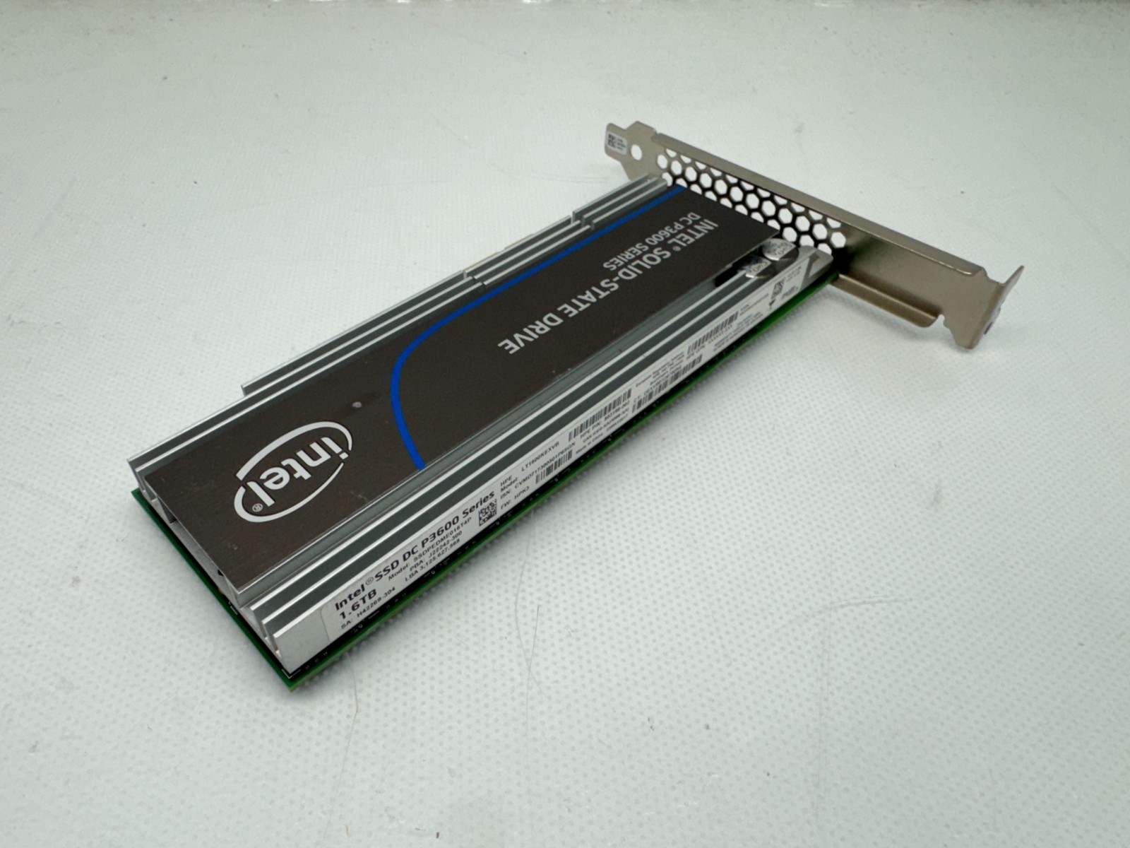 Intel DC P3600 Series 1.6TB PCIe NVMe SSD SSDPEDME016T4P w/ High Profile Bracket