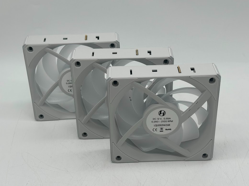 Lian Li UNI FAN CL Wireless Fluid Dynamic Bearing 120mm Case Fan – White(3 Pack)