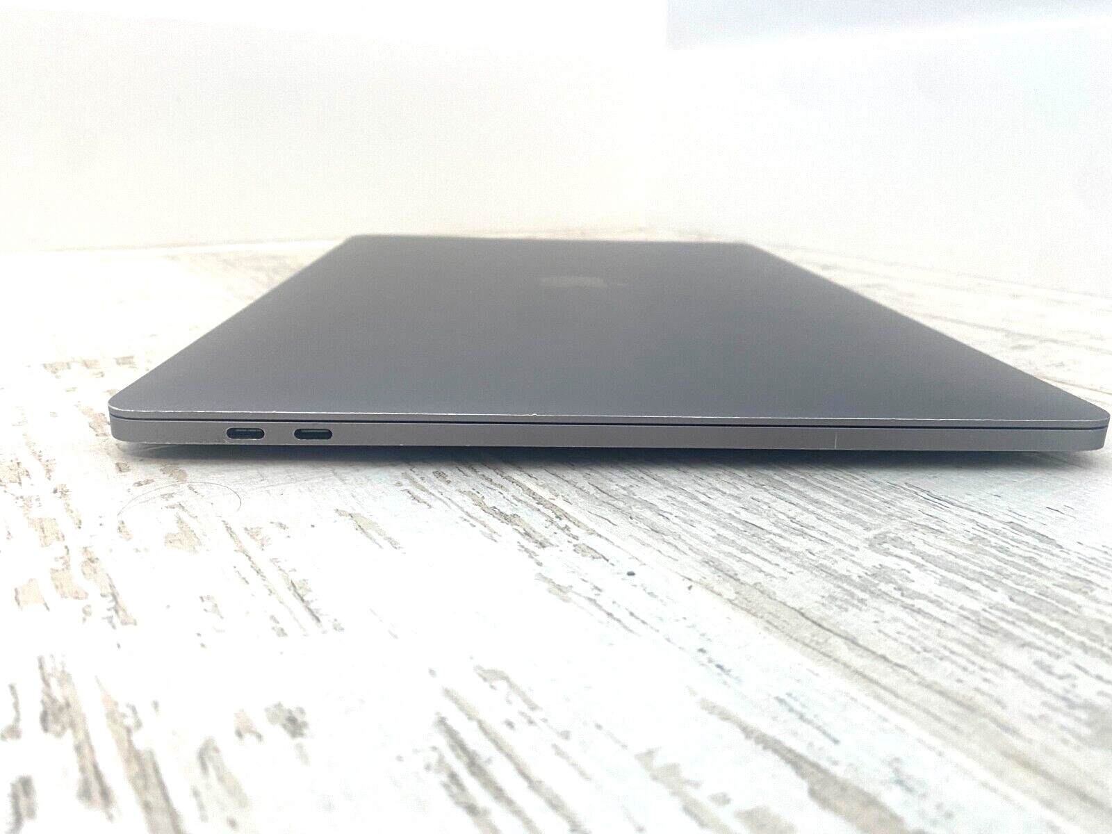 15″ Apple MacBook Pro – 3.8Ghz Turbo i7 16GB 512GB SSD Touch Bar – 1 Yr Warranty