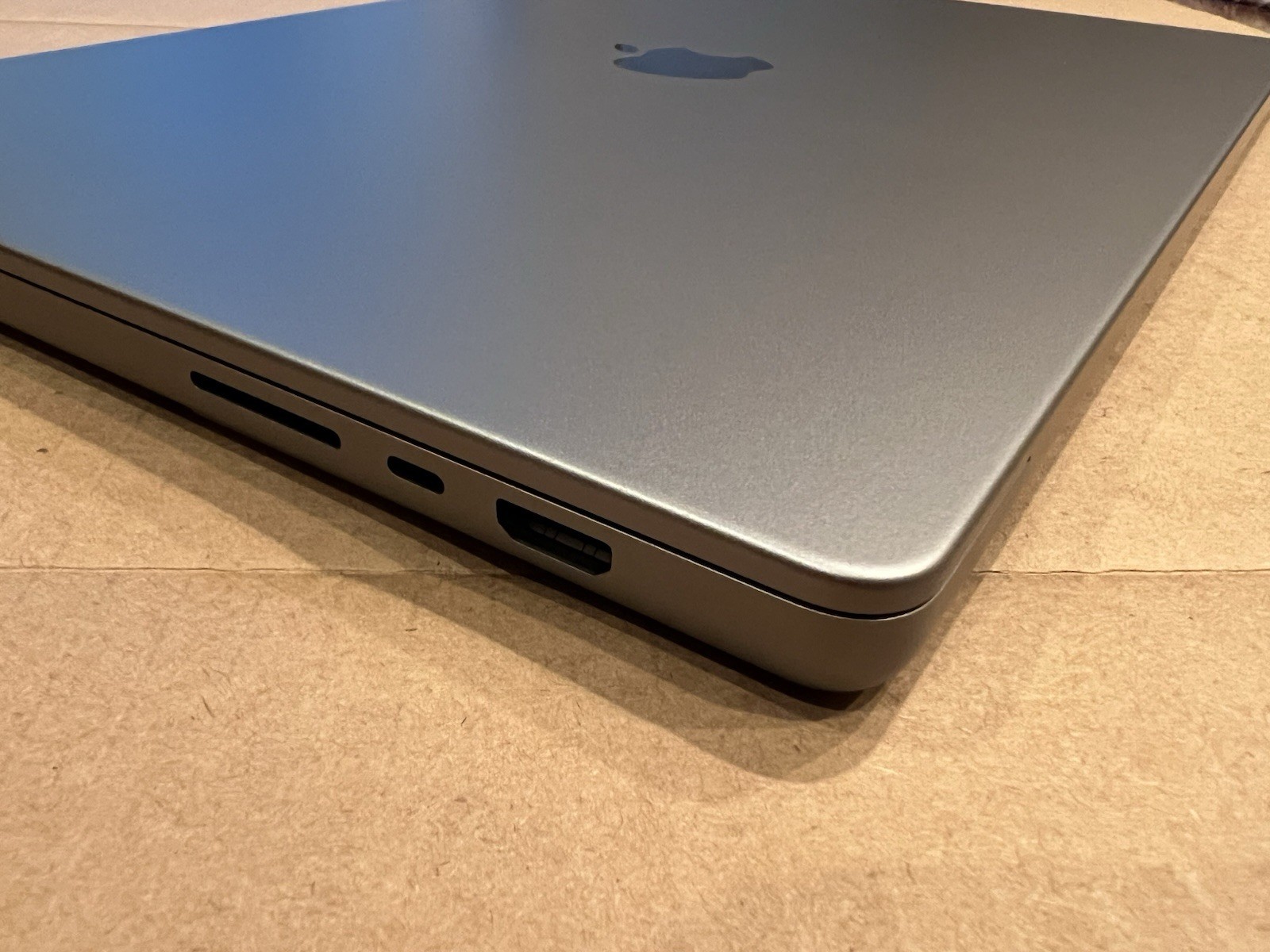Apple MacBook M1 Pro 16″ 2021 10-Core 1TB SSD 32GB RAM A2485 BAD BATTERY
