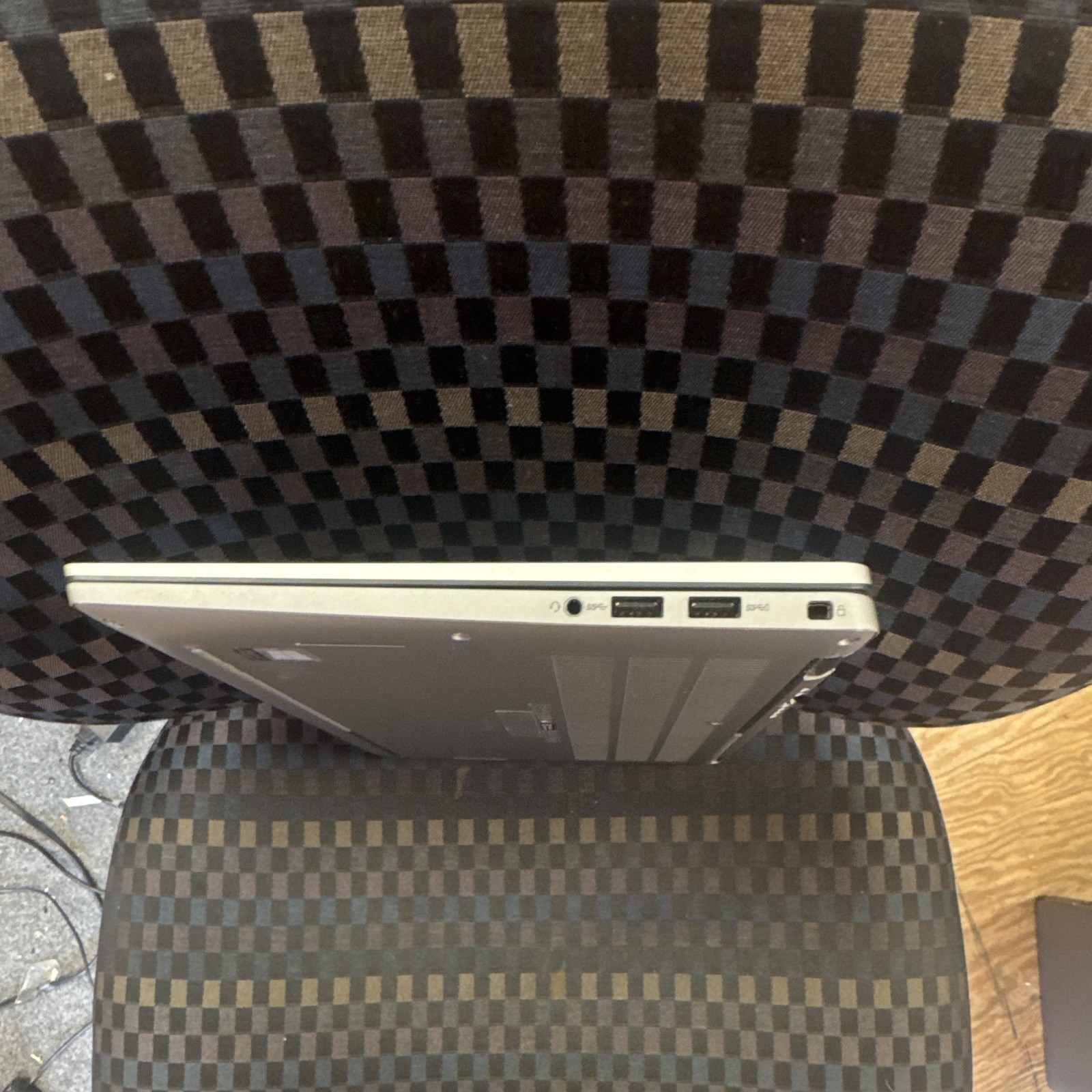 Dell Latitude 7410 14″ i7-10610U 16GB 256GB SSD Win 11 Pro Silver