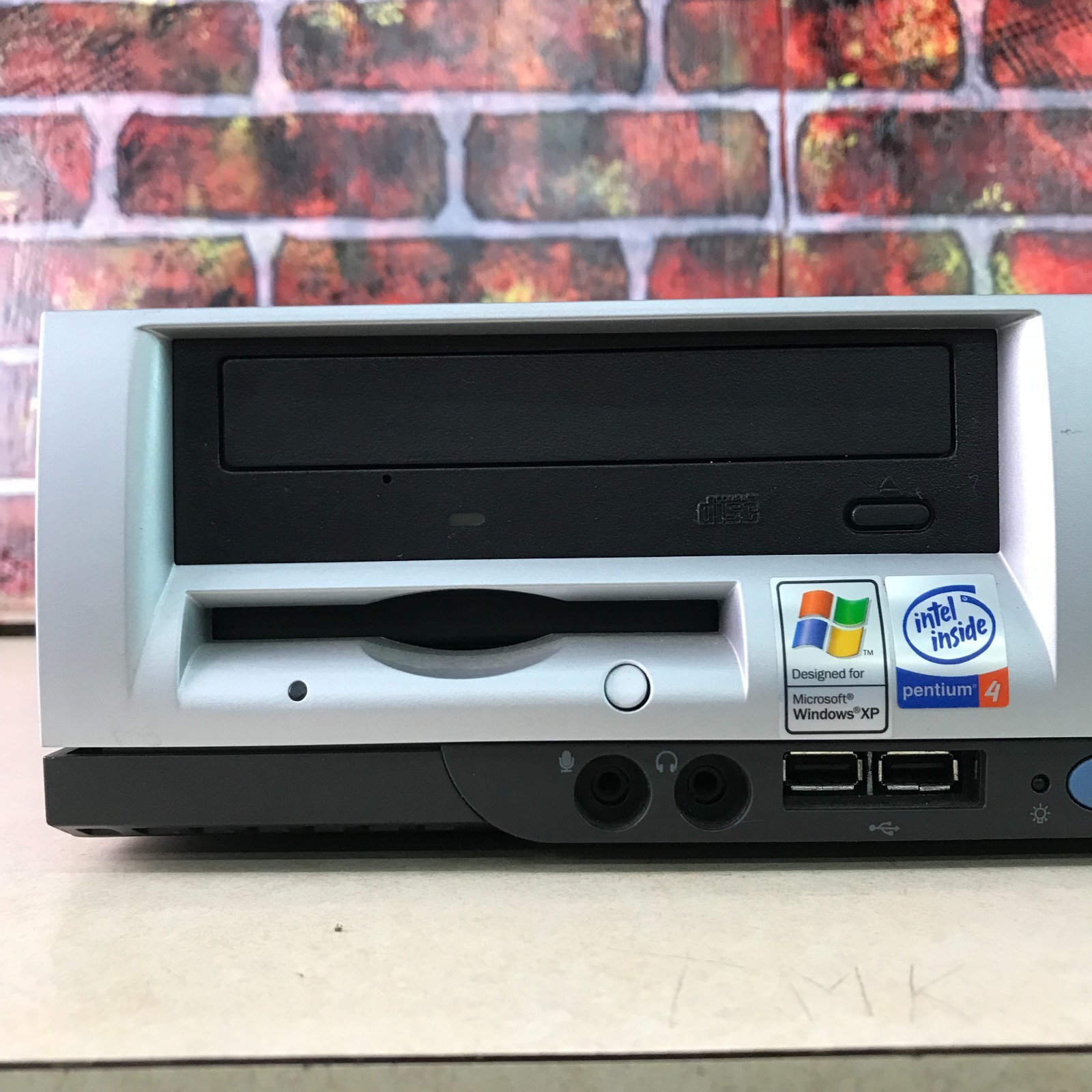 HP Compaq EVO SFF PC Retro Gaming Pentium 4 2.00GHz 256MB RAM (Windows XP Pro)