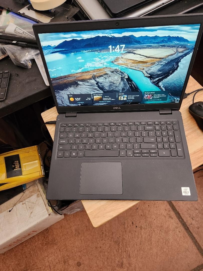 Dell Latitude 3510 15.6″ i5-10210U 16GB DDR4 240GB M.2 Win11P used
