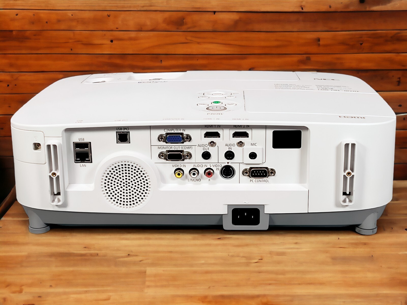 Projector NEC P401W 3LCD 4000 ANSI HD Accessories Included (HDMI, Remote, Power)