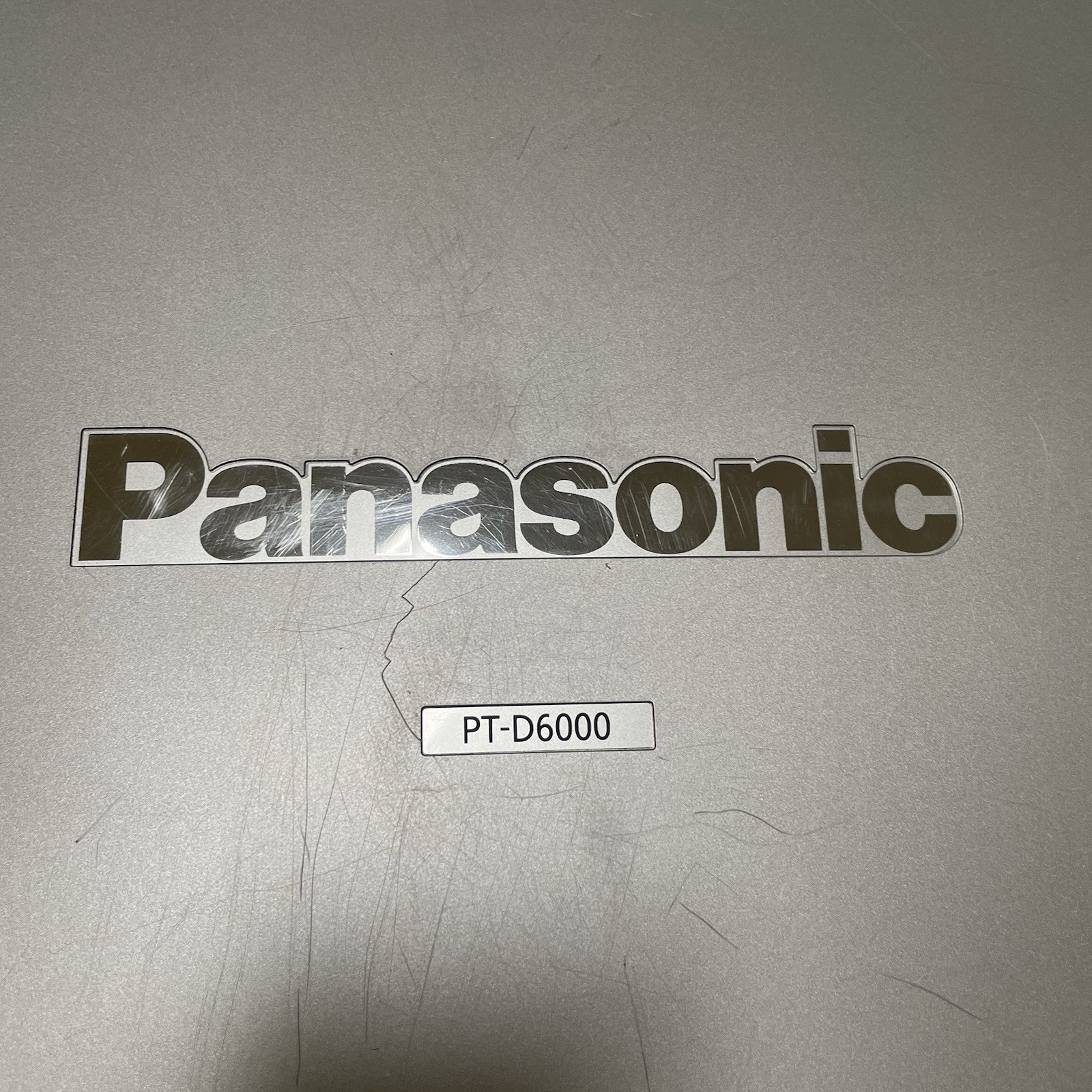 Panasonic PT-D6000 PT-D6000ULS 6500 Lumen Projector w/ET-DLE350 Lens 5966 Hours
