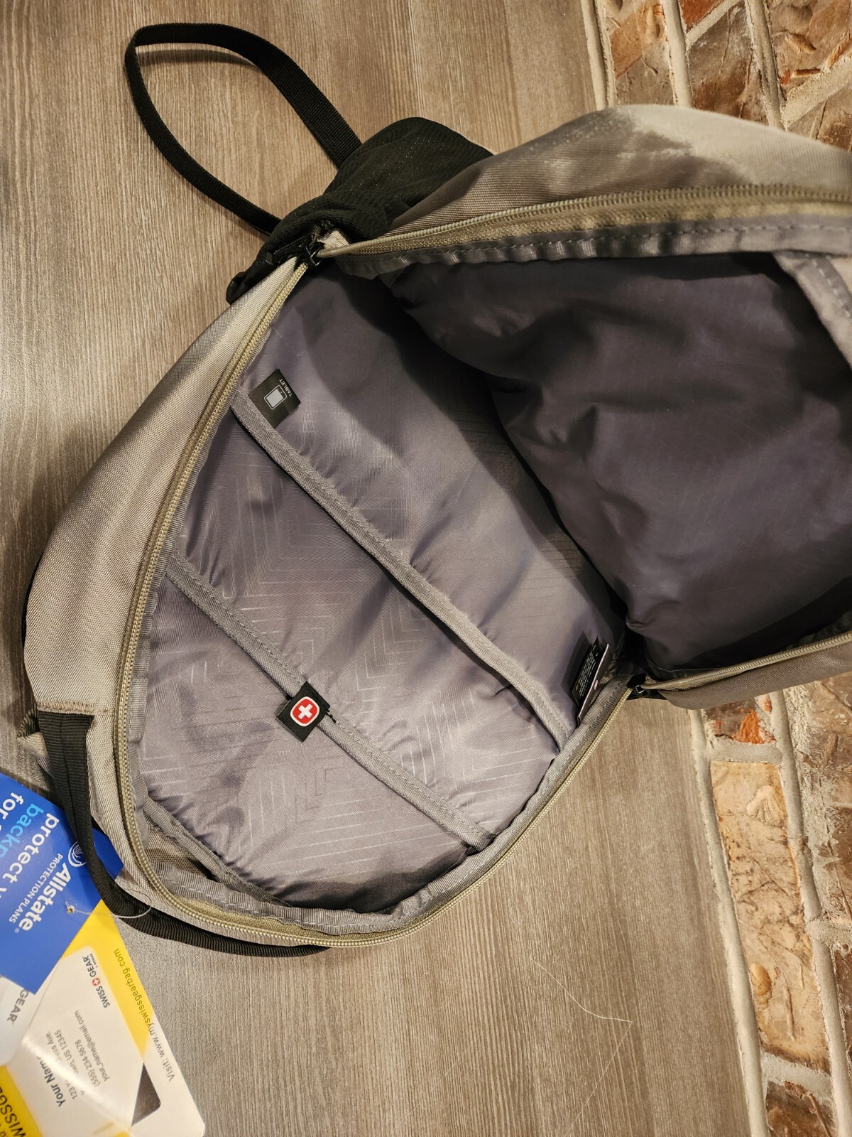 Swissgear 9940110 Backpack with Tablet pocket Fits up to 13” Laptop Pocket Olive