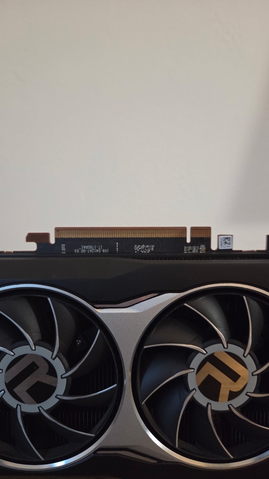 AMD Radeon RX 6800 16GB PCIe x16 Triple-Fan HDMI DP USB-C 8+8-Pin