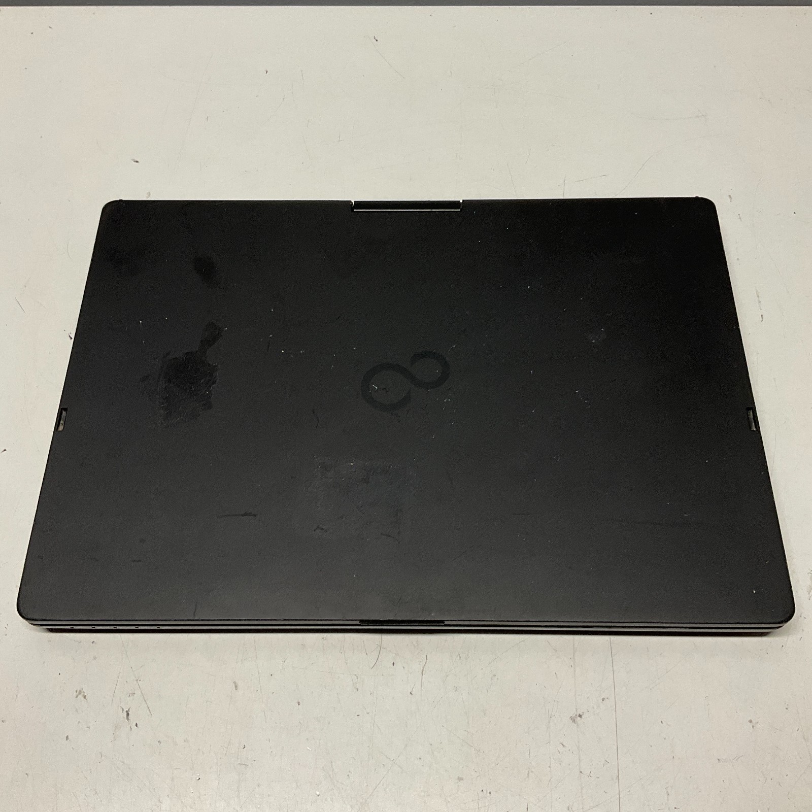 Fujitsu Lifebook T939 Laptop Intel Core i5-8265U @ 1.60 GHz 8GB 256GB SSD READ