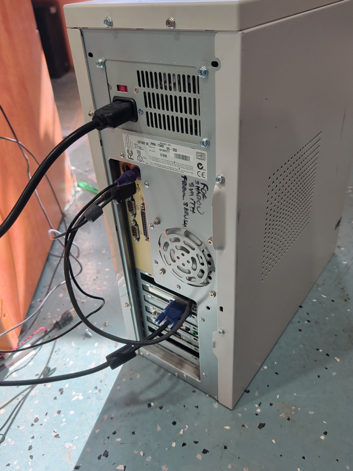 Vintage Gateway E-4200 Retro Gaming PII 350 Mhz 320 MB Ram, 40 GB HDD, XP, ATI
