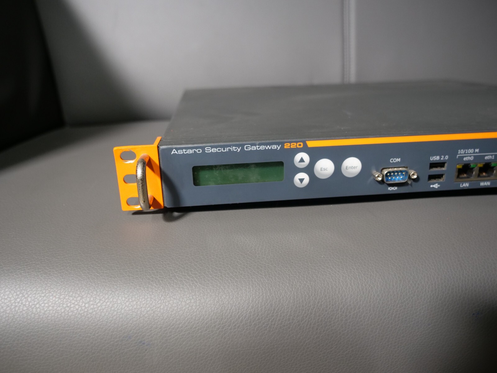 Sophos / Astaro Security Gateway 220 / 8-Port 2xUSB 10/100/1000